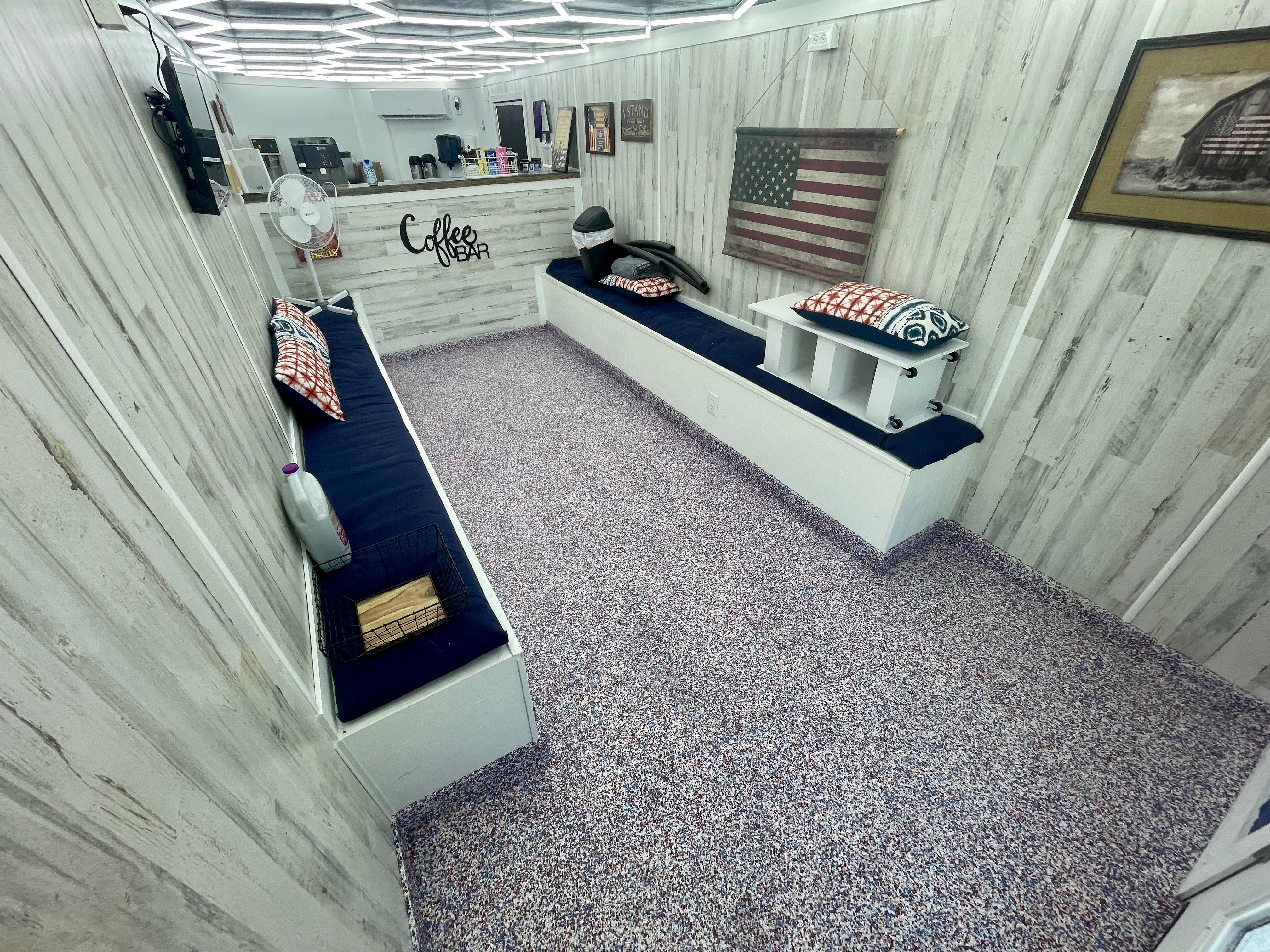 Patriotic Flake Lounge